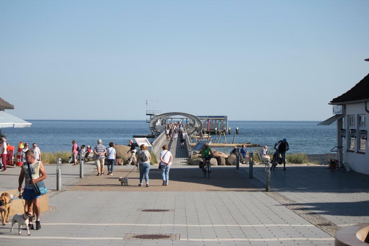 Strandlaeufer Im Kirschgarten Келенхузен Екстериор снимка